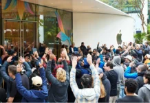 Apple Opens a Stunning New Store in Miami Worldcenter Miami Apple Store